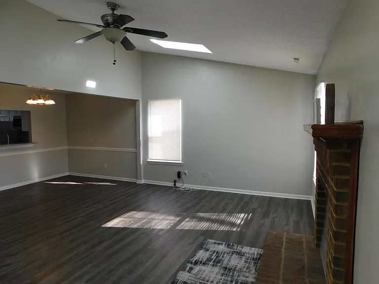 1433 Drumheller Dr — Photo 20