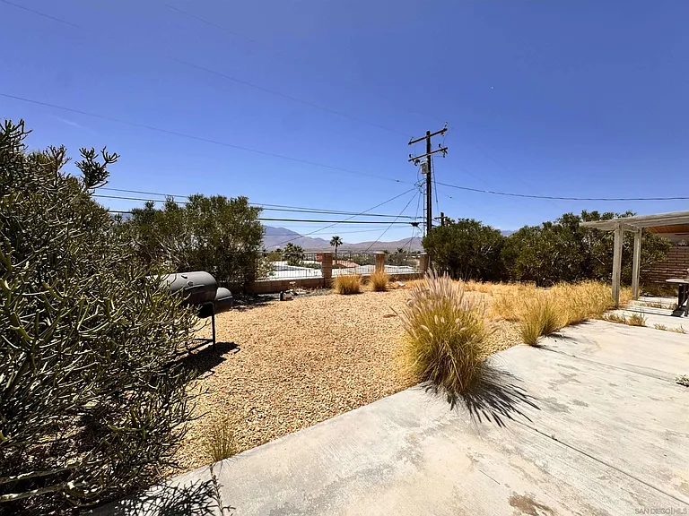 12749 Deodar Ave — Photo 9