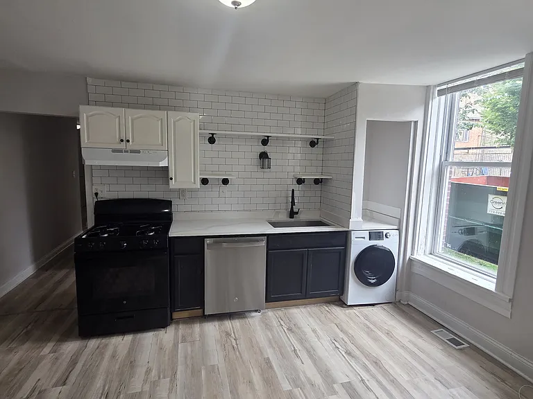 2867 W 21st St #1 — Photo 9
