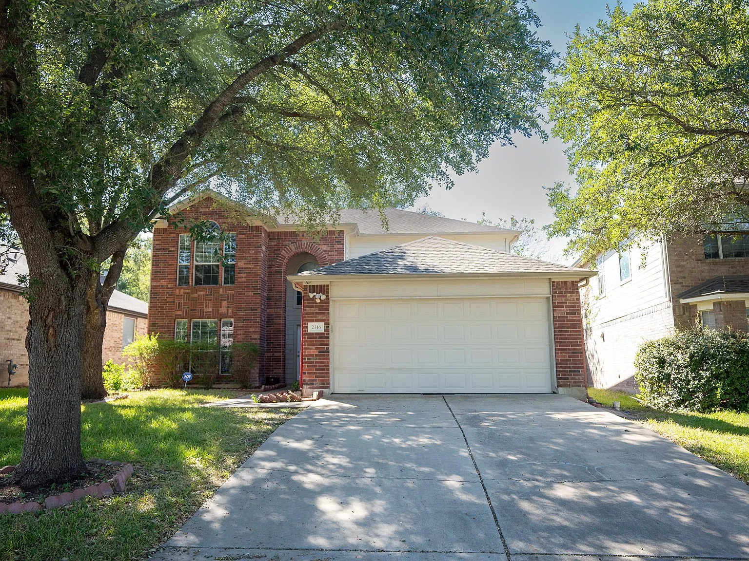 5 bed, 3.5 bath, 2540 sqft, $2,650 — Photo 1