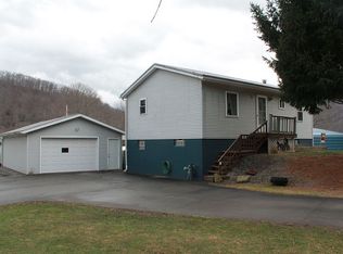 952 Seybertown Rd, Karns City, PA 16041