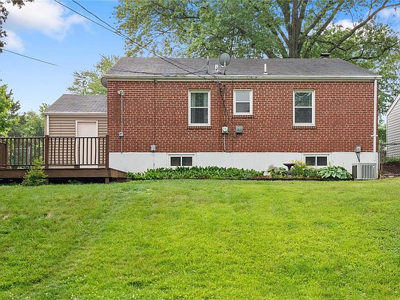 4th image of 217 Carmel Dr