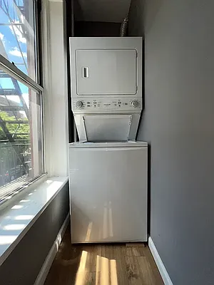 Laundry, photo 1