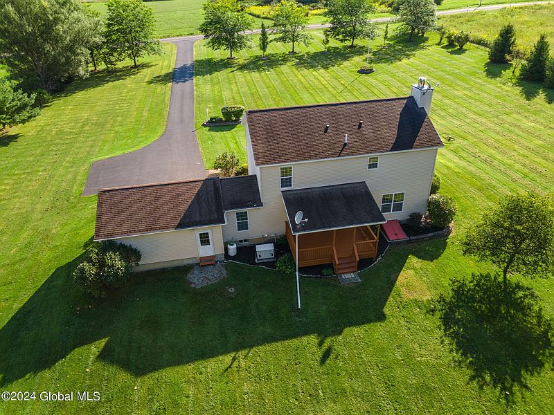 3rd image of 309 Crommie Road