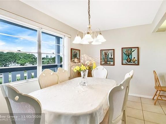 4th image of 3105 Oakridge Dr #V-3105