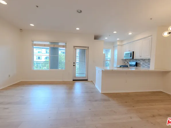 6020 Seabluff Dr, Playa Vista, CA