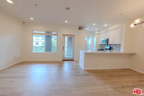 6020 Seabluff Dr #302 Photo 1