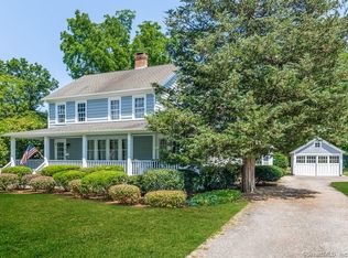 26 Waterside Ln, Clinton, CT 06413