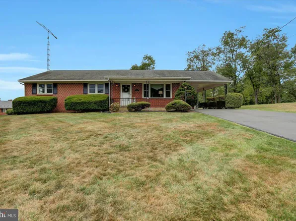 564 Lindia Dr, Chambersburg, PA 17202