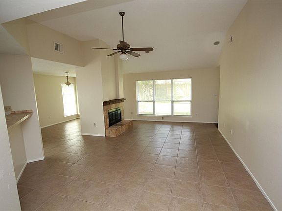 3rd image of 1318 Silver Morning Dr