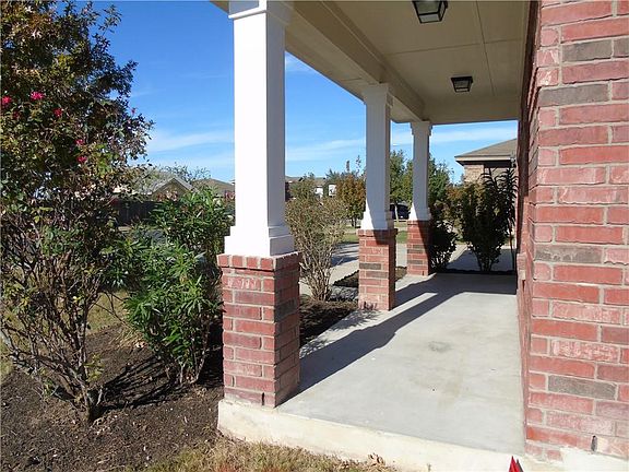 4th image of 18536 Great Falls Dr