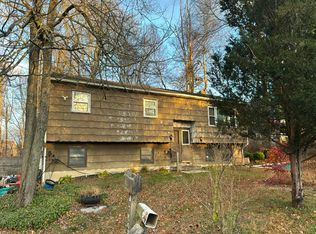 4 Clark Rd, New Fairfield, CT 06812