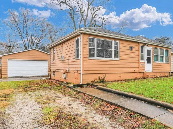 715 W Maple St, Champaign, IL 61820