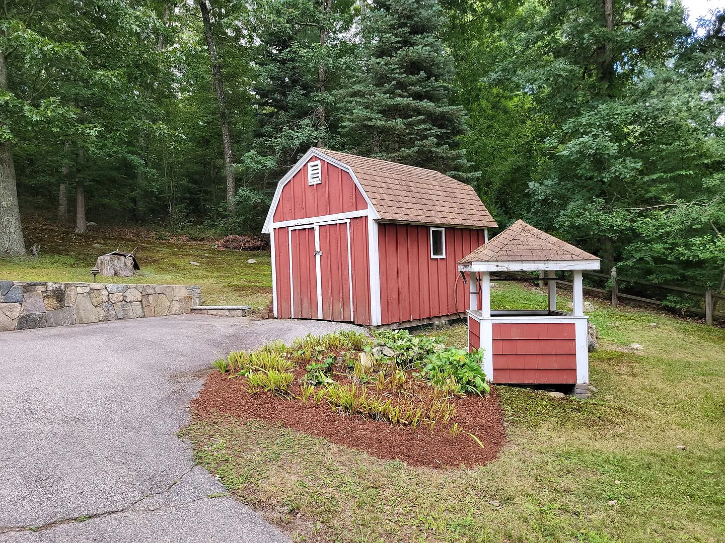 Mendon 2 bedroom Ranch with finished basement — Photo 4