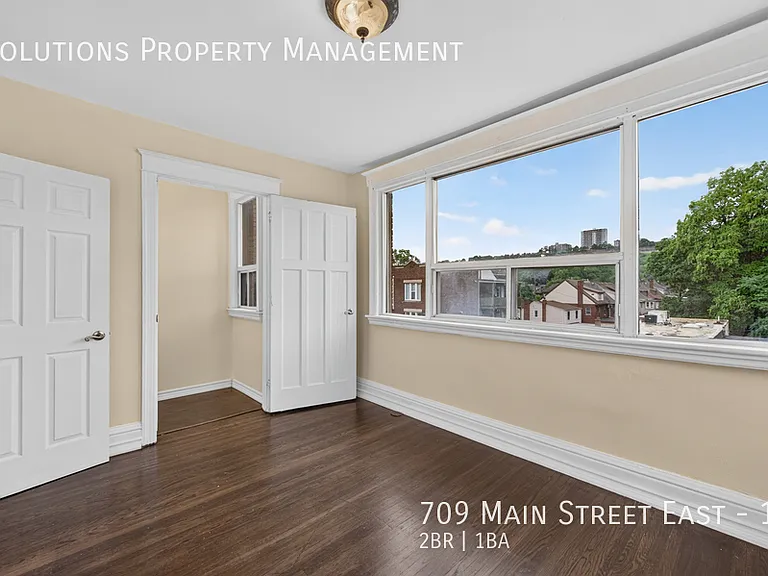 709 Main St E #11 — Photo 13