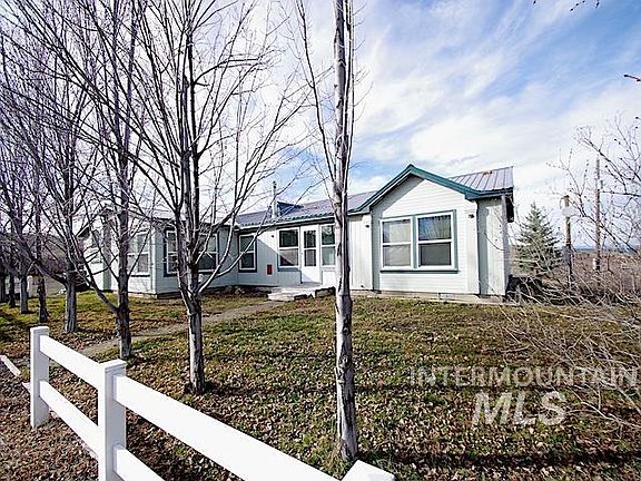 2nd image of 591 Mundy Gulch Rd