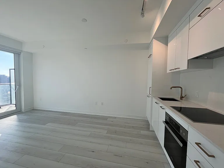 634 Church St #2307 — Photo 3