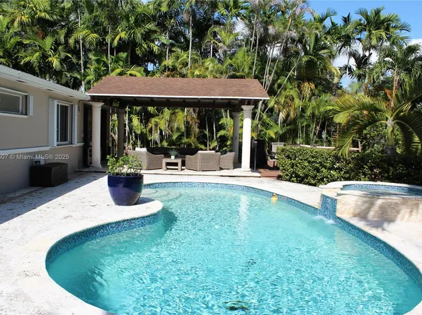 9941 SW 97th Ct, Miami, FL 33176