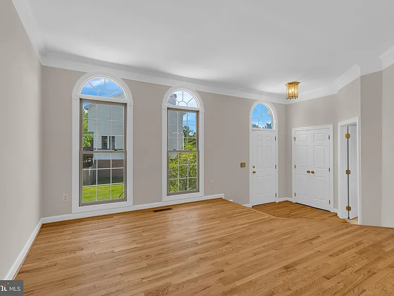 9902 Michael Schar Ct — Photo 5