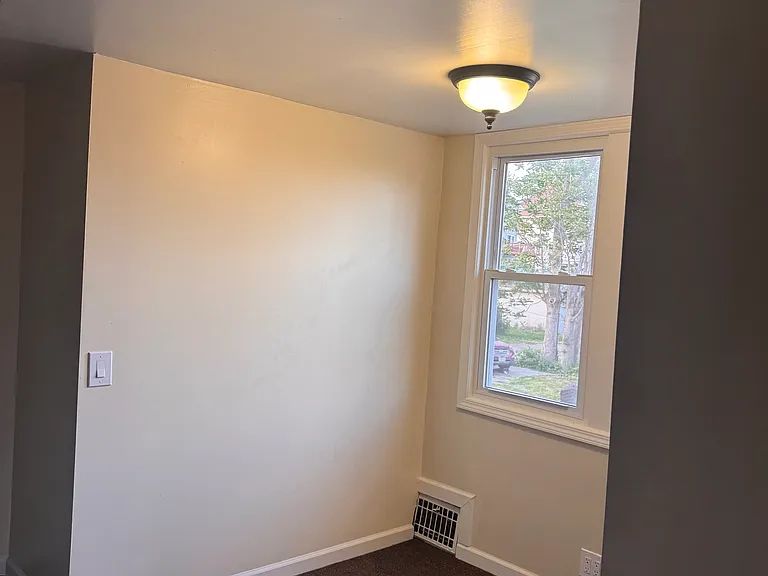742 Charlotte St — Photo 15