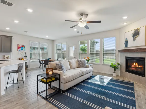 1340 Francesca Dr, Lake Dallas, TX 75068