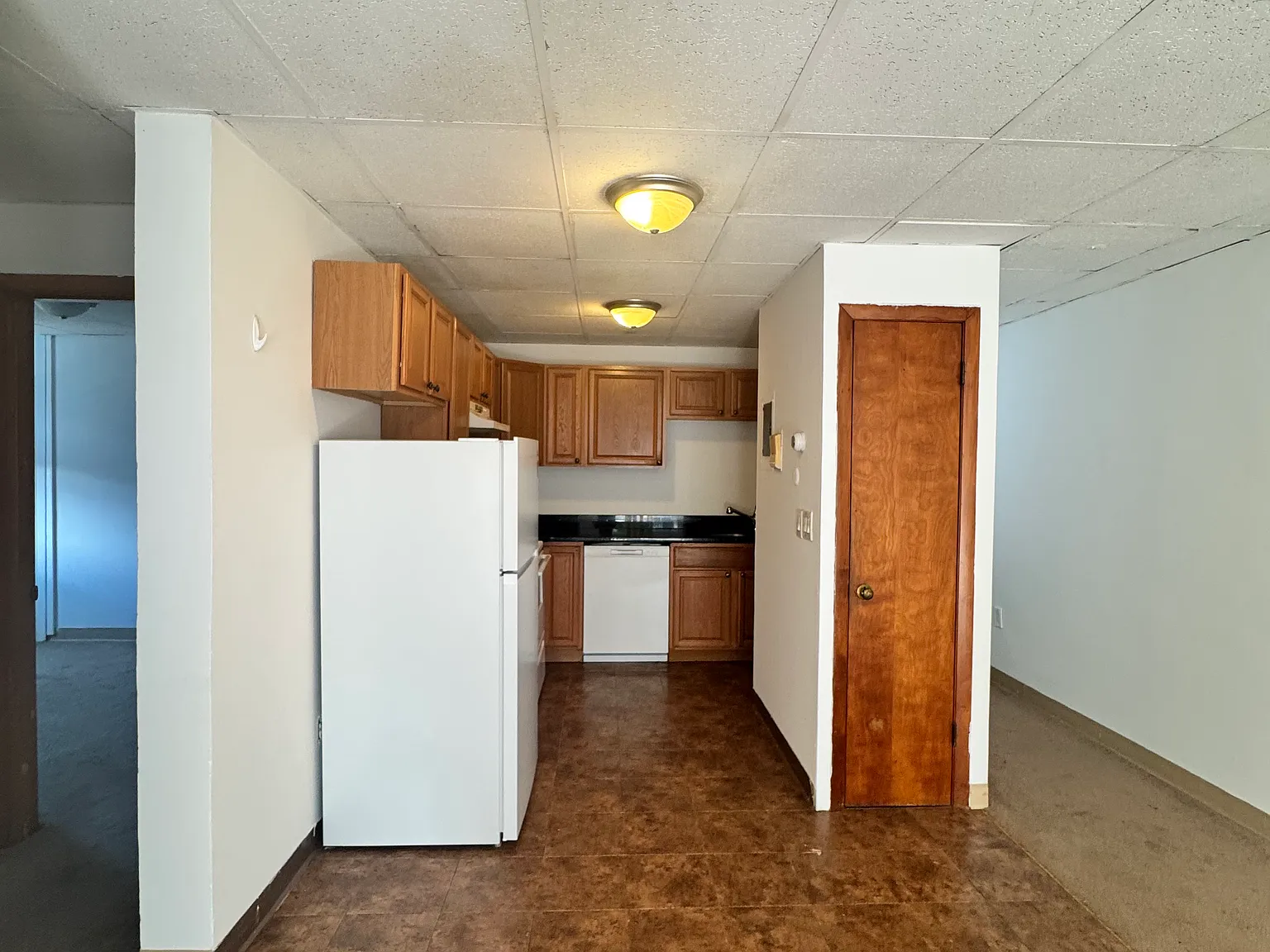 2 bed, 9999 sqft, $2,700 — Photo 2