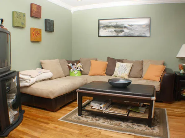 67-12 Yellowstone Boulevard image 1 of 6