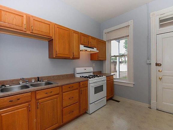 4th image of 2225 Benton Ter Floor 1