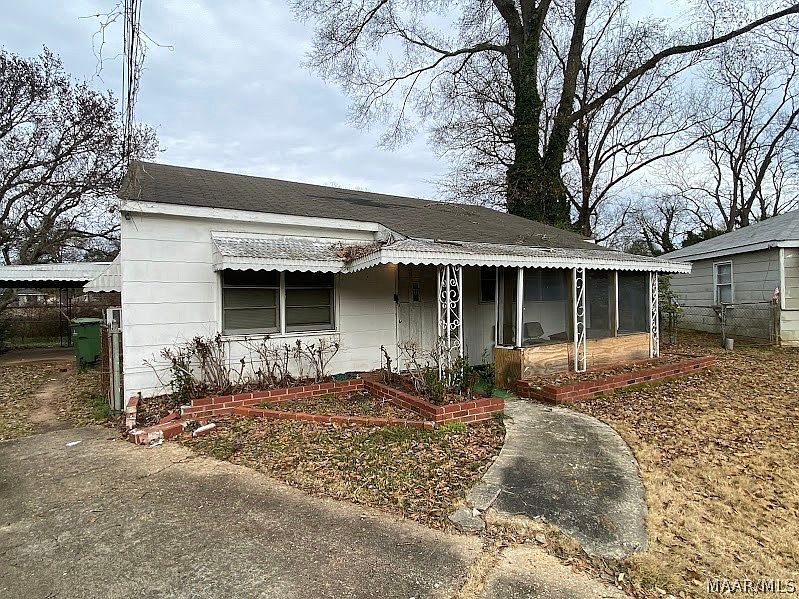 1st image of 3452 Harris St