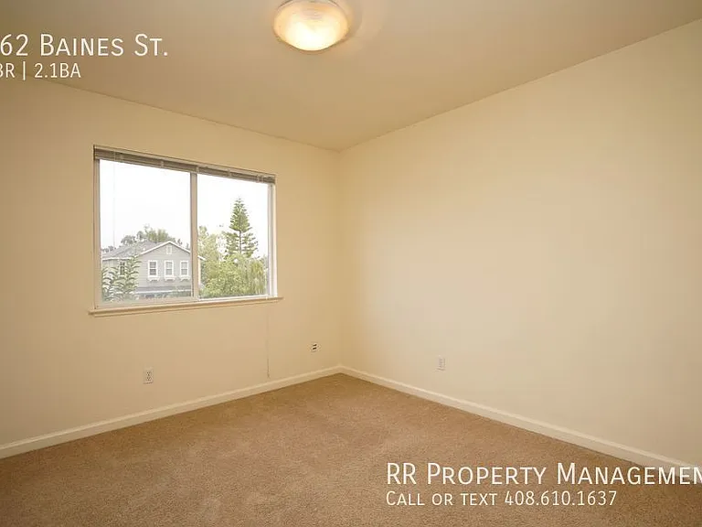 962 Baines St — Photo 24
