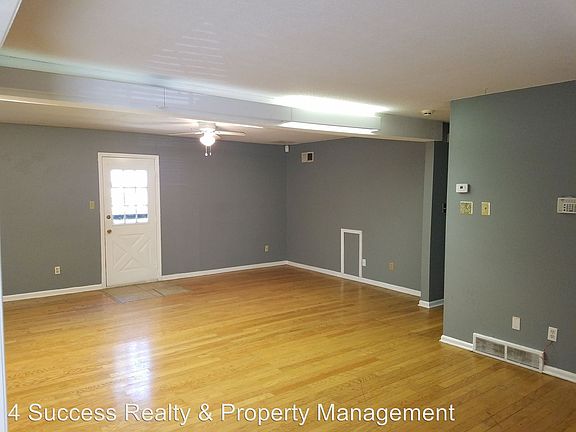 4th image of 5082 Southington Ave