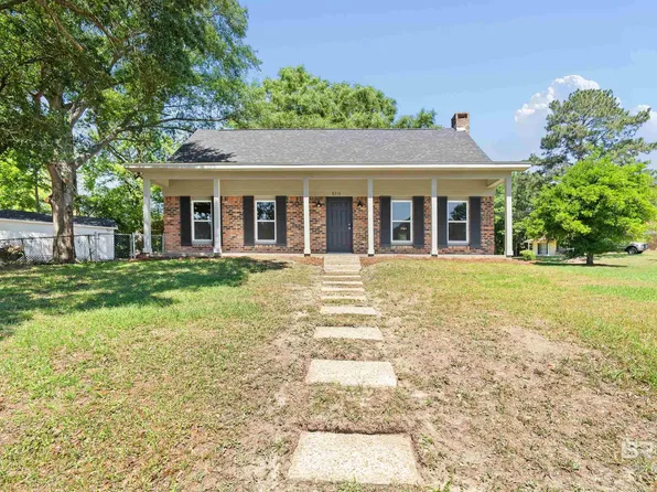 8310 Twin Lakes Dr, Mobile, AL 36695