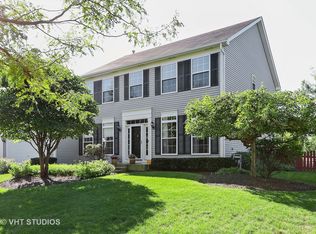 615 Manhattan Cir, Oswego, IL 60543