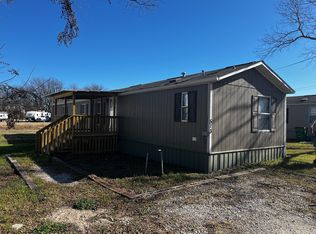 513 N F Ave, Clifton, TX 76634