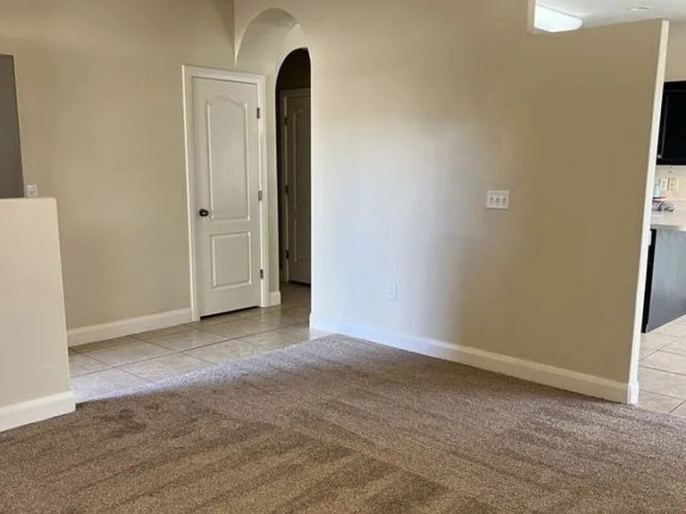 1058 S Red River Rd — Photo 11