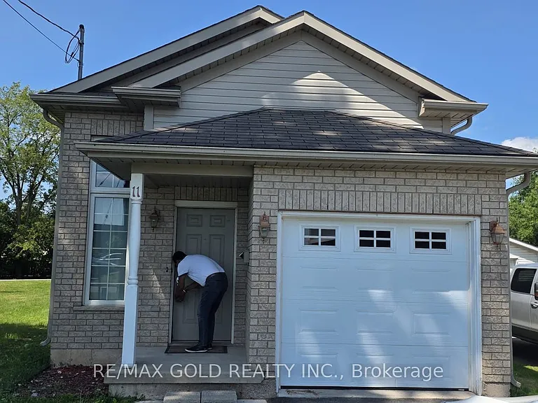 11 Rose Ave — Photo 12
