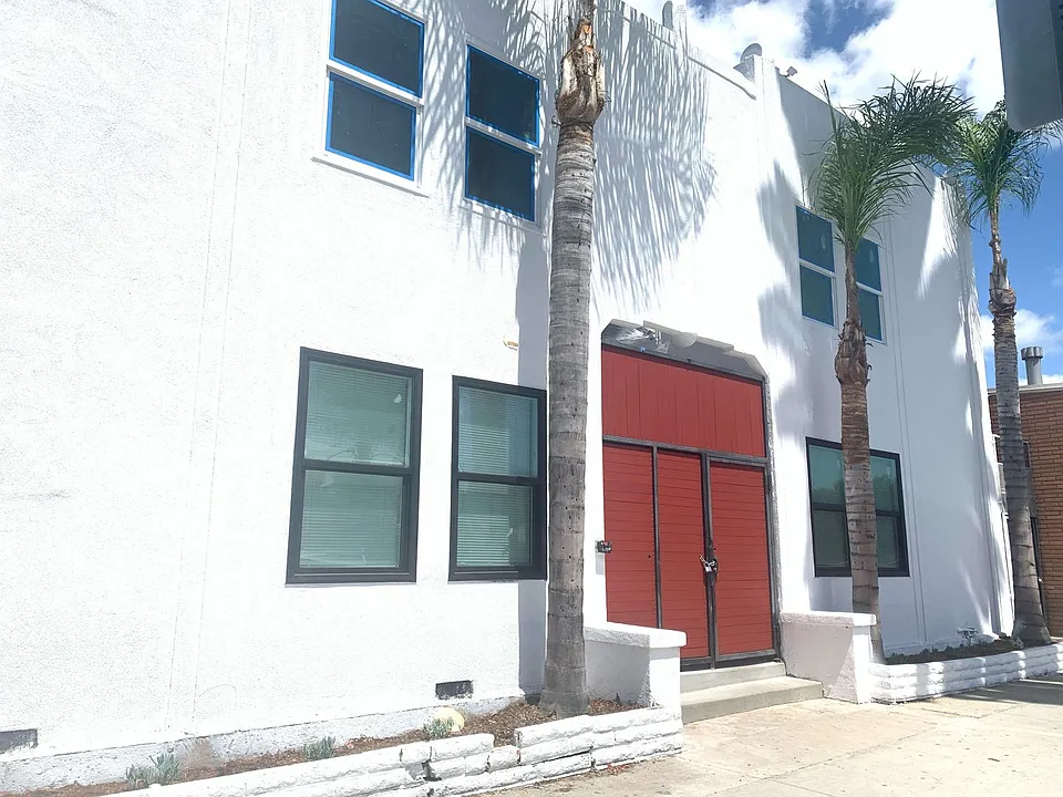 845 E 6th St