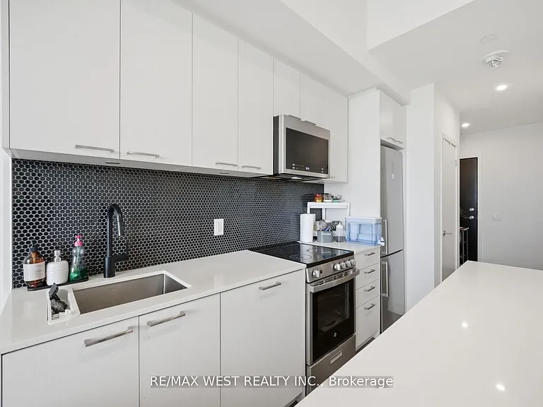 1808 Saint Clair Ave W #801 — Photo 6