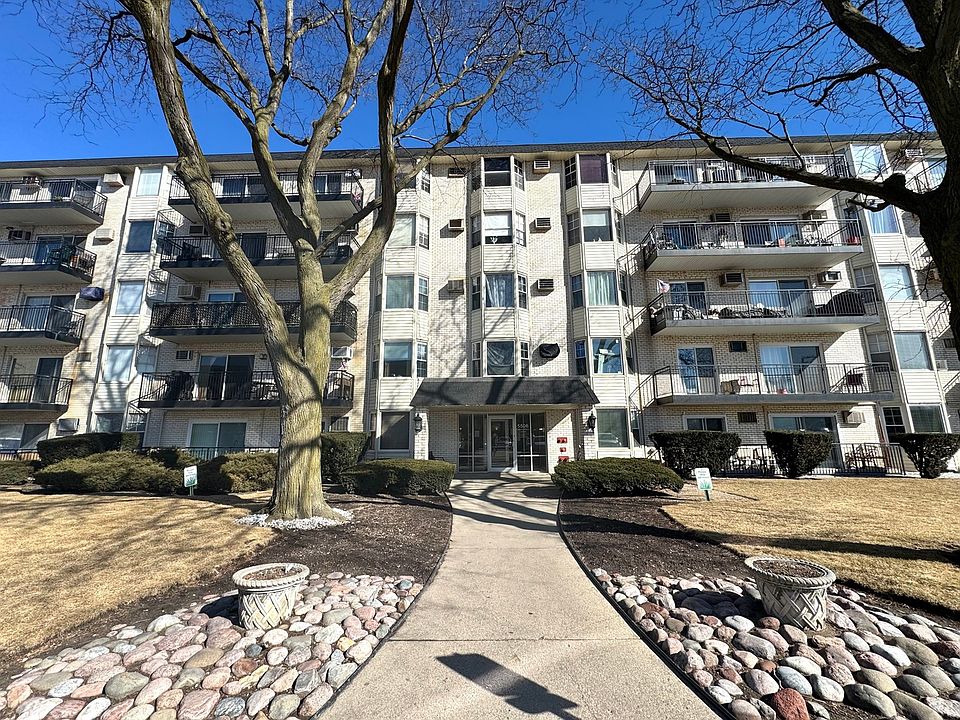 1st image of 5506 Lincoln Ave Unit 414