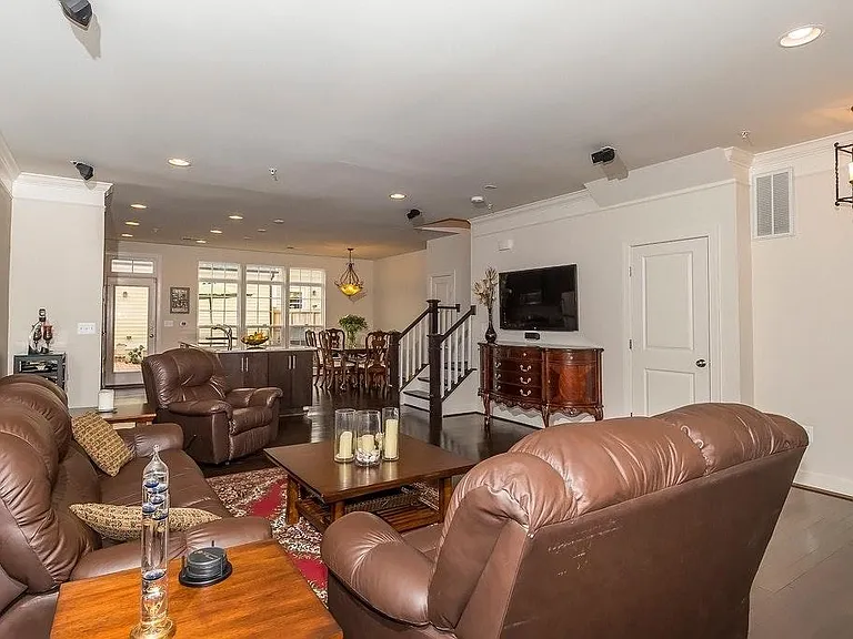 7870 Tilghman St — Photo 24