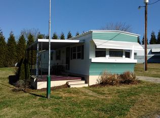 31 Maple Crest Ln, Hendersonville, NC 28792