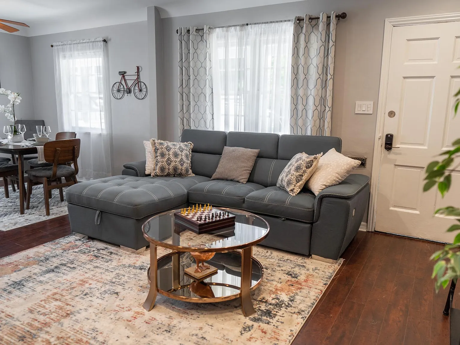 3 bed, 1500 sqft, $7,750 — Photo 2