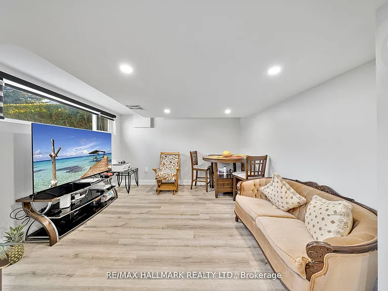 100 Foxridge Dr #BASEMENT — Photo 3