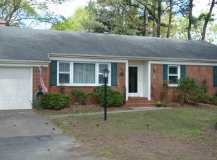 401 Jefferson Dr, Smithfield, VA 23430