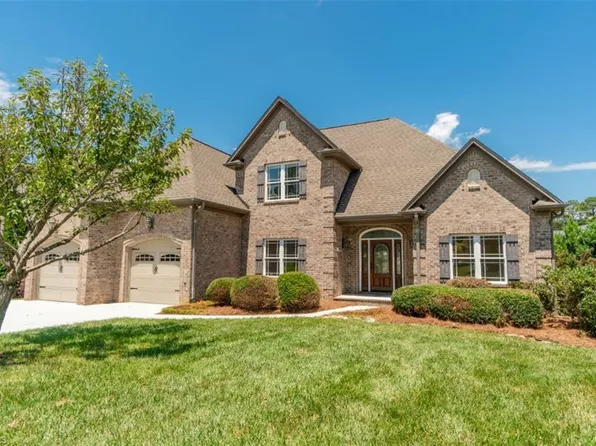 5248 Gnarl Wood Rd, Lewisville, NC 27023