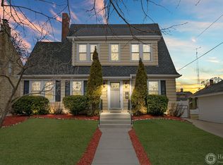 512 72nd St, Kenosha, WI 53143