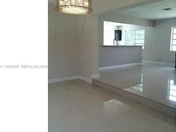 740 NE 179th Ter, Miami, FL 33162