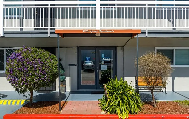 Villa Grove Apartments — Photo 9