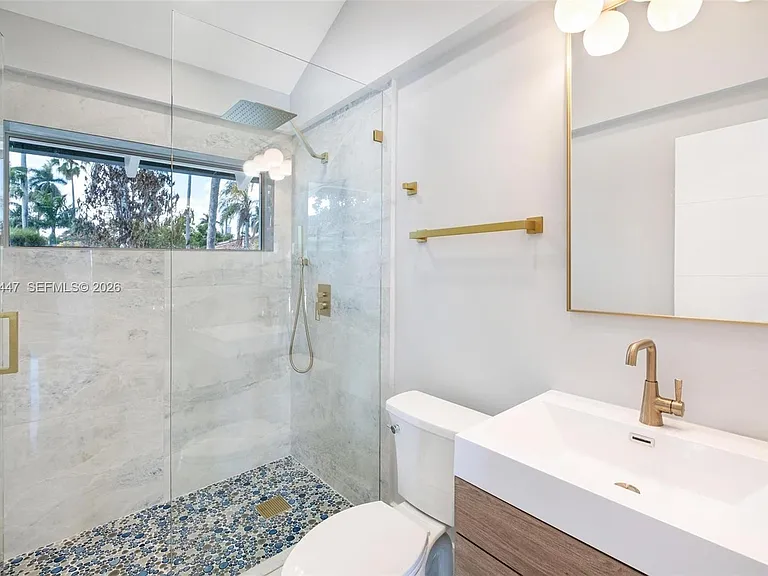 1365 Bay Ter — Photo 37