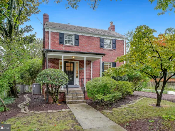 4526 44th St NW, Washington, DC 20016